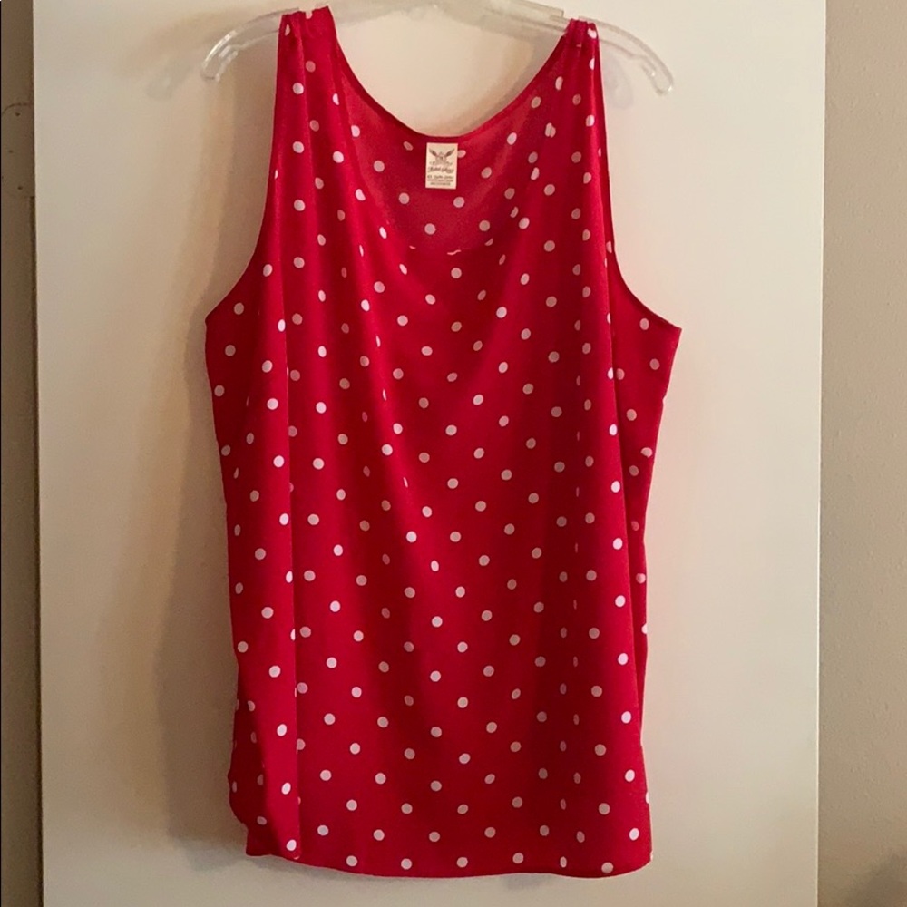 Polka dot tank ☀️ light & airy for summer!!